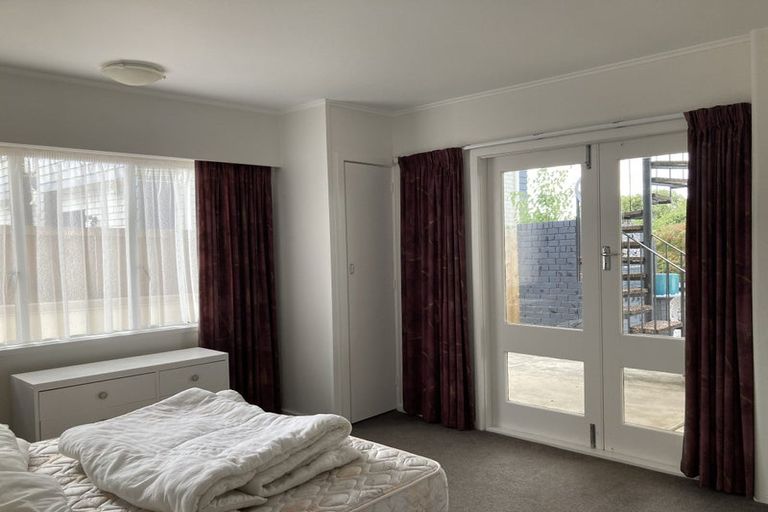 Photo of property in 16 Ruakiwi Road, Hamilton Lake, Hamilton, 3204