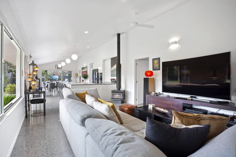 Photo of property in 11 Herbert Drive, Whangamata, 3620