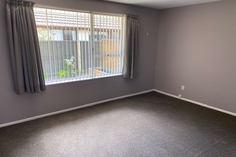 Photo of property in 16a Broadfell Avenue, Avonhead, Christchurch, 8042