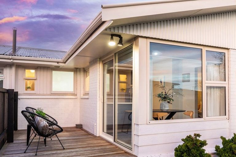 Photo of property in 2/4 Lansbury Avenue, Strowan, Christchurch, 8052