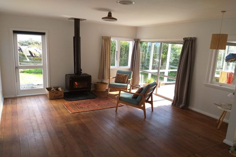 Photo of property in 84 Raumati Road, Raumati Beach, Paraparaumu, 5032