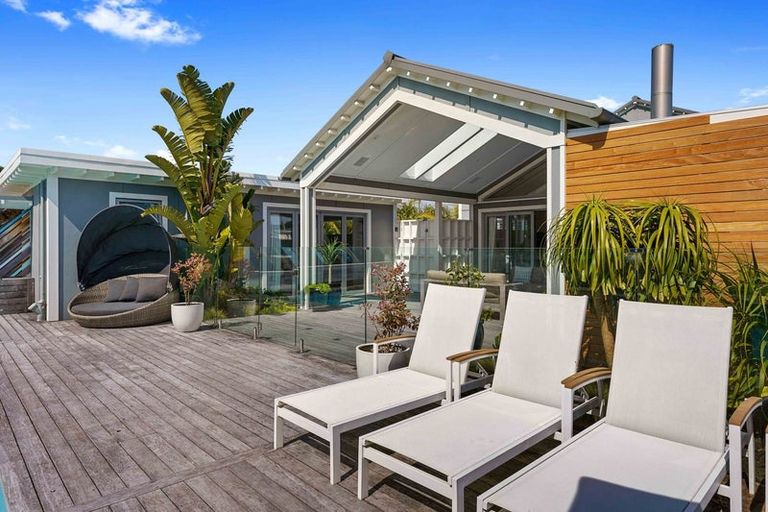 Photo of property in 31 Rauparaha Street, Waikanae Beach, Waikanae, 5036