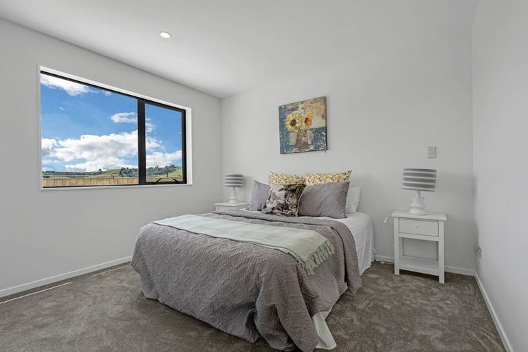 Photo of property in 32 Leathem Crescent, Pokeno, 2402