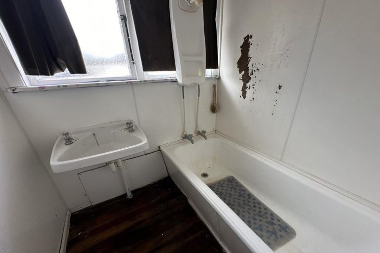 Photo of property in 11 Hinemoa Street, Levin, 5510