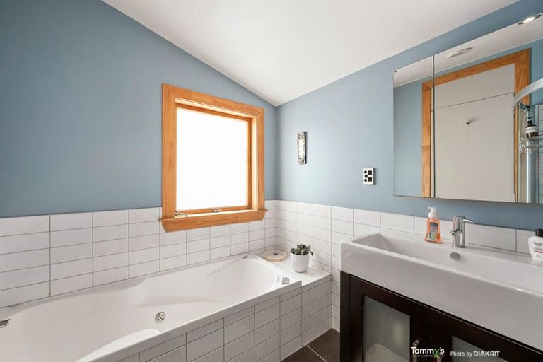 Photo of property in 16 Parliament Street, Thorndon, Wellington, 6011