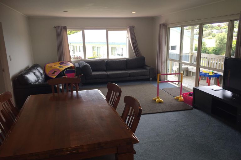 Photo of property in 36a Charlotte Street, Stanmore Bay, Whangaparaoa, 0932