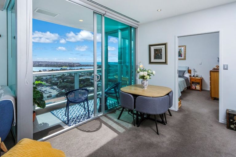 Photo of property in Sentinel Apartments, 1705/3 Northcroft Street, Takapuna, Auckland, 0622