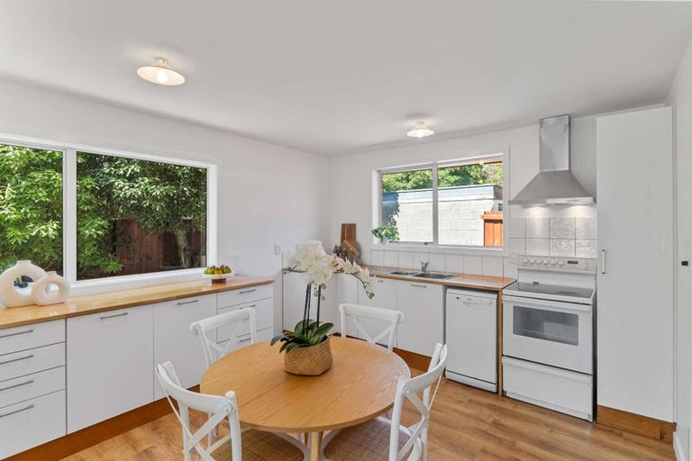 Photo of property in 2/170 Sawyers Arms Road, Bishopdale, Christchurch, 8053