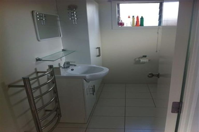 Photo of property in 8/37 Waipa Street, Birkenhead, Auckland, 0626