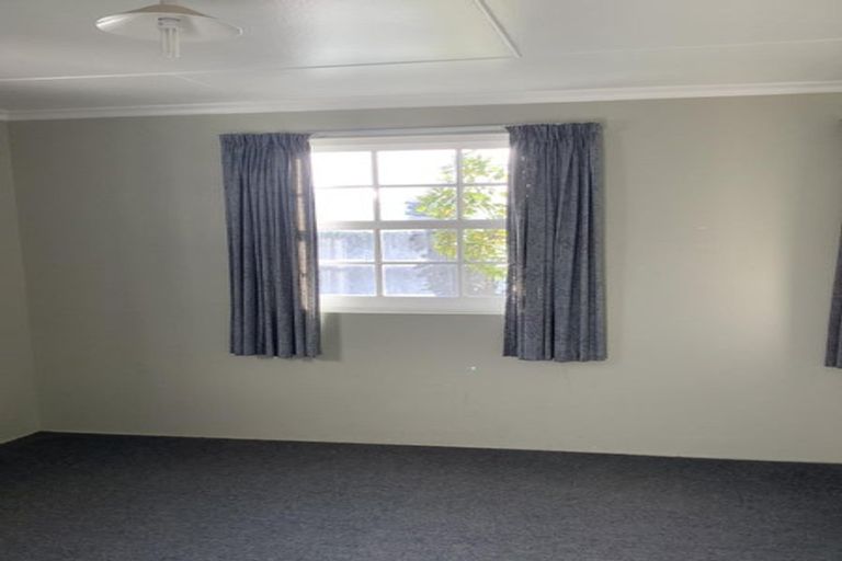 Photo of property in 261 Marine Parade, New Brighton, Christchurch, 8061