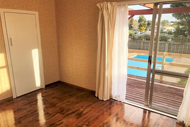 Photo of property in 11 Poto Street, Te Atatu South, Auckland, 0610