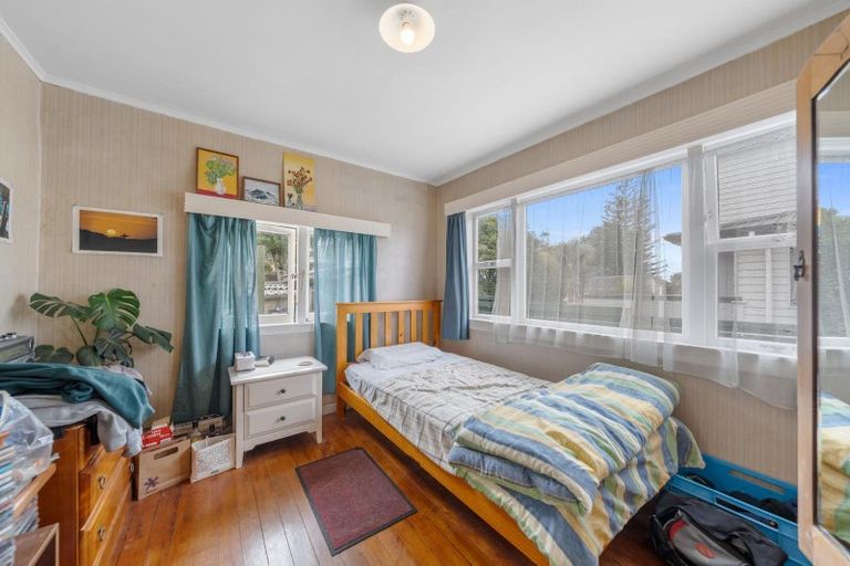 Photo of property in 41 Hutchinson Avenue, New Lynn, Auckland, 0600