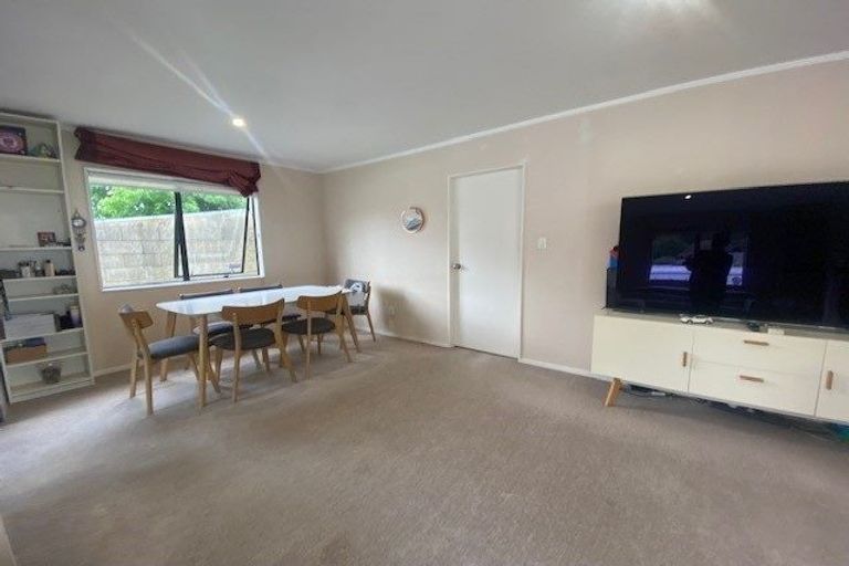 Photo of property in 207a Whites Line East, Waiwhetu, Lower Hutt, 5010