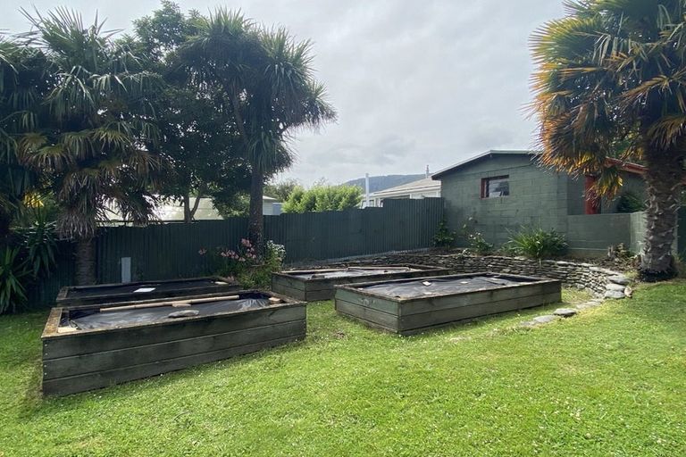 Photo of property in 56 Hampden Street, Picton, 7220