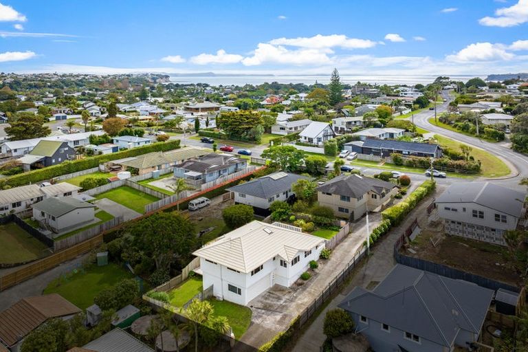 Photo of property in 16a Zealandia Road, Manly, Whangaparaoa, 0930