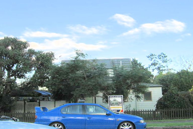 Photo of property in 71 Birdwood Avenue, Papatoetoe, Auckland, 2025