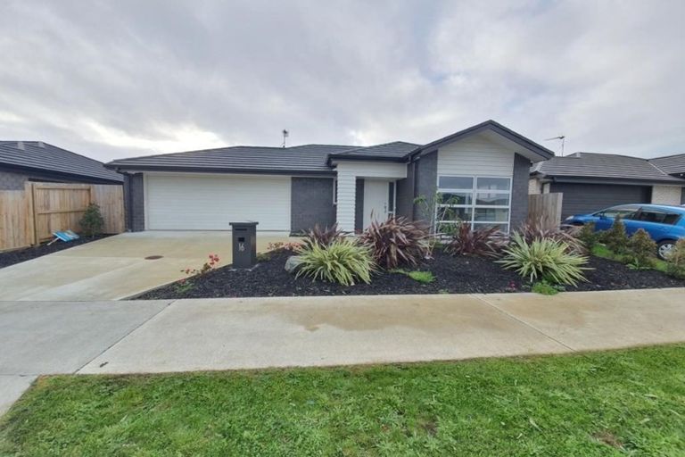 Photo of property in 16 Tawhiti Road, Pukekohe, 2120
