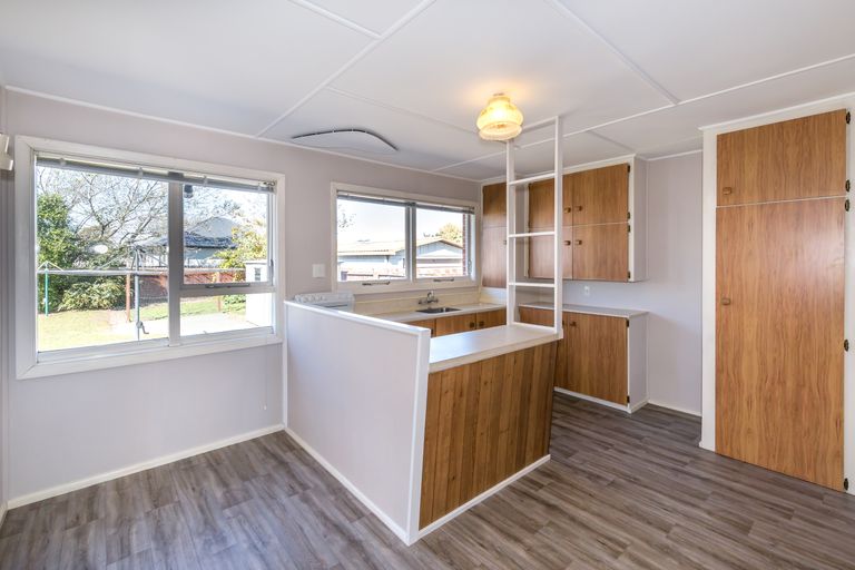 Photo of property in 32 Bournemouth Crescent, Aranui, Christchurch, 8061