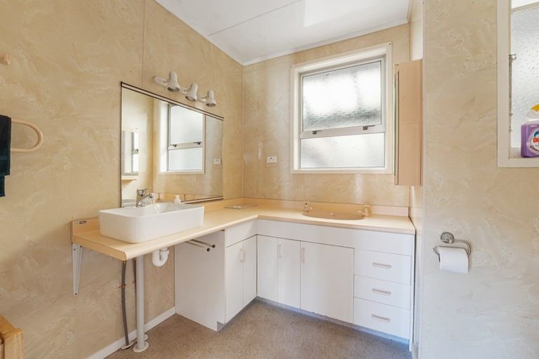 Photo of property in 1347 Devon Road, Brixton, Waitara, 4382