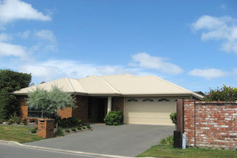 Photo of property in 12 Avon Gate, Russley, Christchurch, 8042