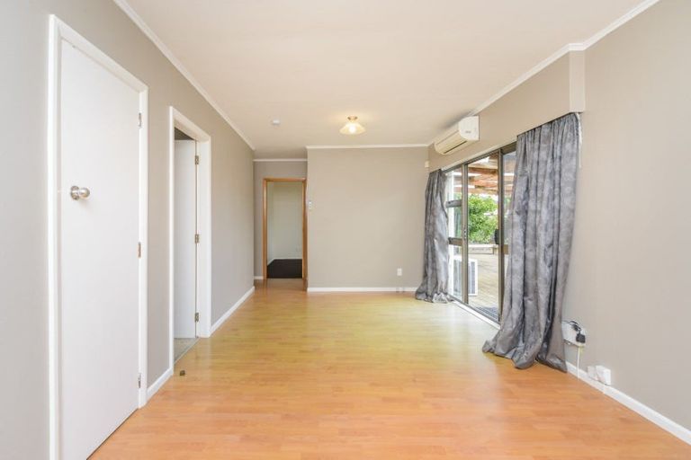 Photo of property in 5 Snowdon Avenue, Terrace End, Palmerston North, 4410