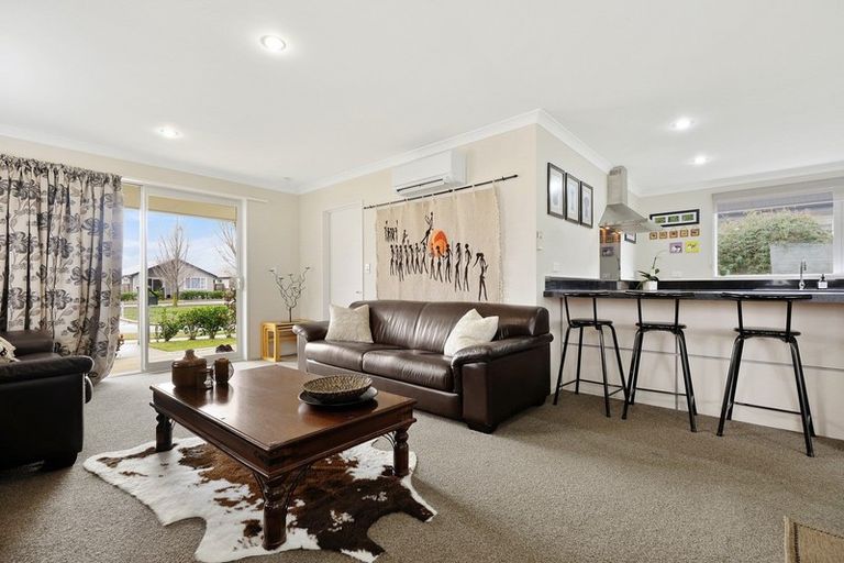 Photo of property in 19 Pounamu Place, Pegasus, 7612
