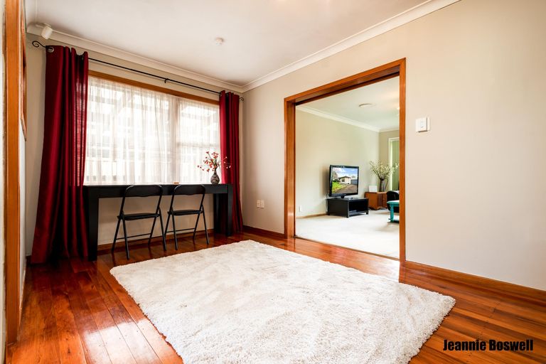 Photo of property in 16 Roy Street, Palmerston North, 4410