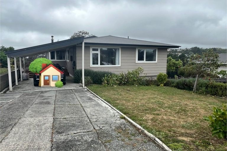 Photo of property in 42 Conclusion Street, Ascot Park, Porirua, 5024
