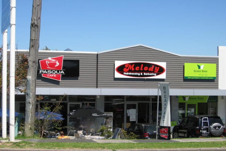 Photo of property in 1 Deverell Place, Northcross, Auckland, 0632