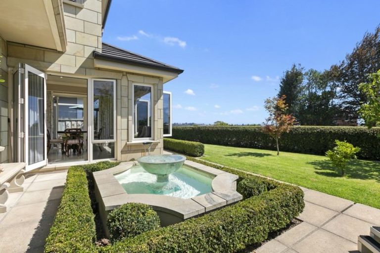 Photo of property in 1 Edgecumbe Road, Tauranga, 3110