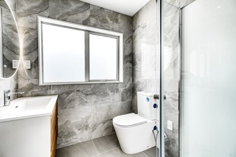 Photo of property in 21d Granville Drive, Massey, Auckland, 0614