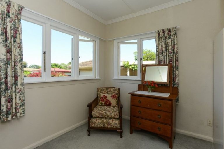 Photo of property in 216 Saint Leonards Avenue, Saint Leonards, Hastings, 4120