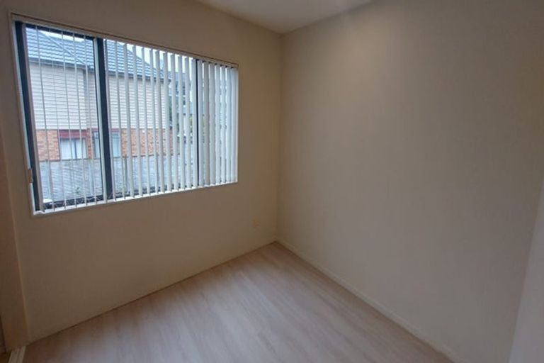 Photo of property in Hibiscus Garden, 1 Lavender Garden Lane, Oteha, Auckland, 0632