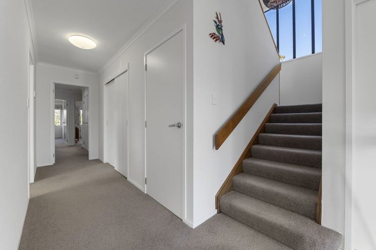 Photo of property in 64 Karina Road, Merrilands, New Plymouth, 4312