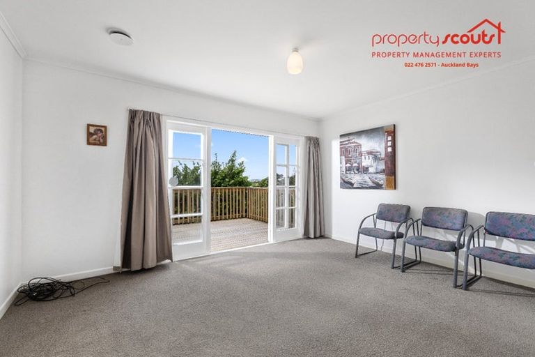 Photo of property in 2/537 Glenfield Road, Glenfield, Auckland, 0629