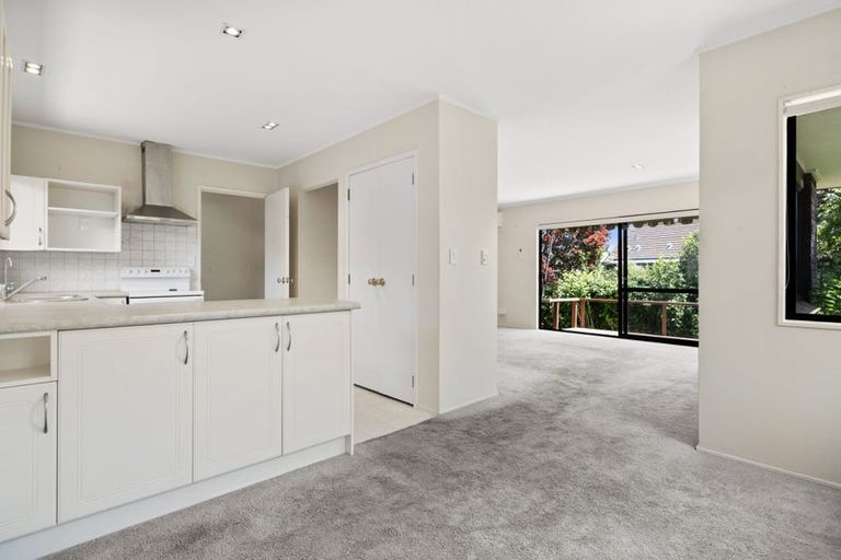 Photo of property in 2/79 Aberfeldy Avenue, Highland Park, Auckland, 2010