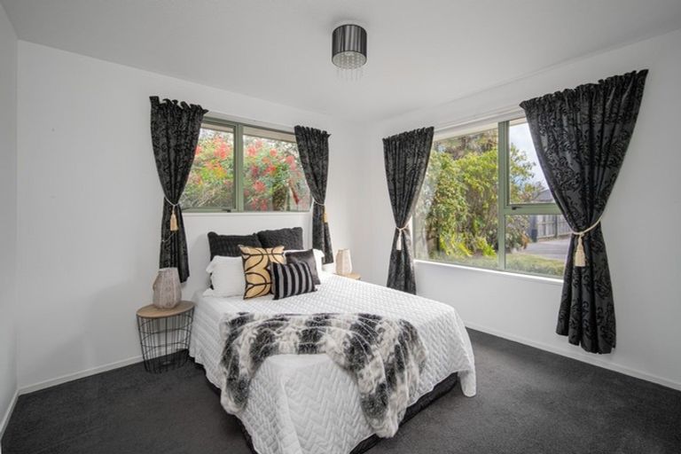 Photo of property in 12 Murfitt Place, Sockburn, Christchurch, 8042