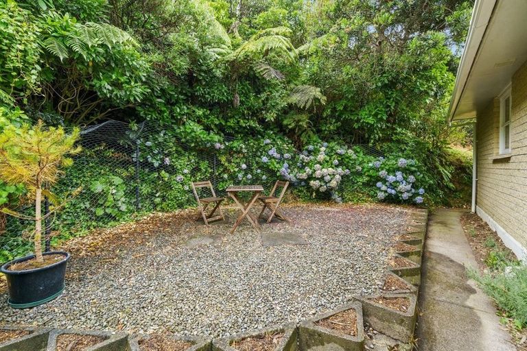 Photo of property in 93 Dowse Drive, Maungaraki, Lower Hutt, 5010