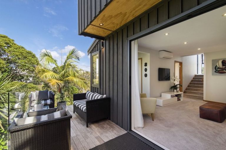 Photo of property in 17b Rangitoto Terrace, Milford, Auckland, 0620