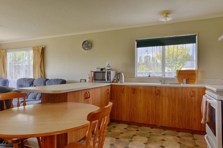 Photo of property in 49 Newburn Street, Waikaia, 9778
