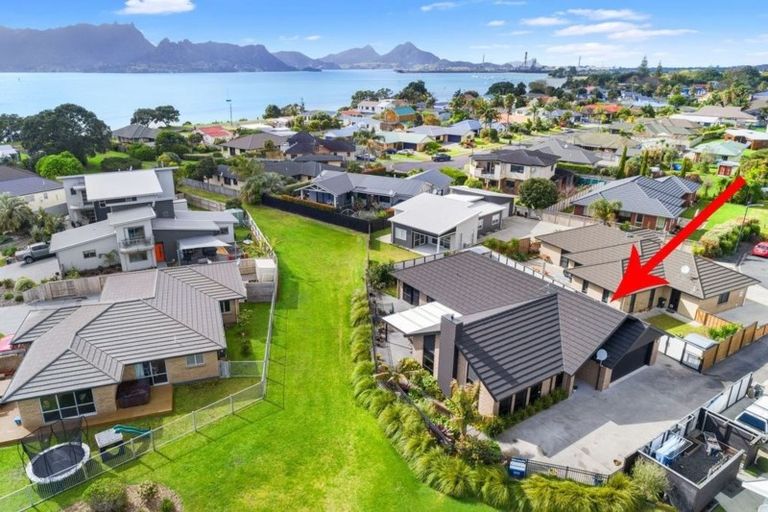 Photo of property in 8 Erin Jane Place, One Tree Point, 0118