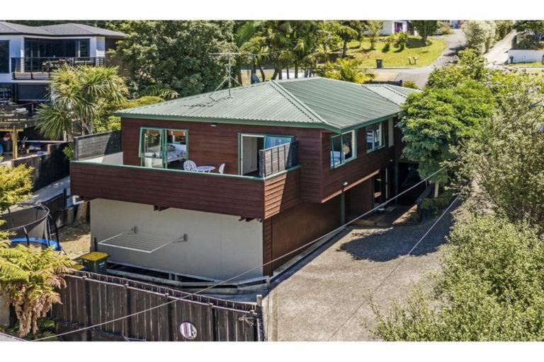 Photo of property in 1/50 Nigel Road, Browns Bay, Auckland, 0630