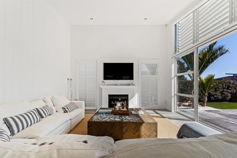 Photo of property in 15 Kewai Street, Omaha, 0986