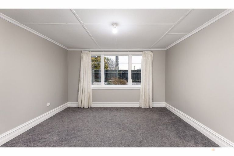 Photo of property in 12 Rhodes Street, Waimate, 7924