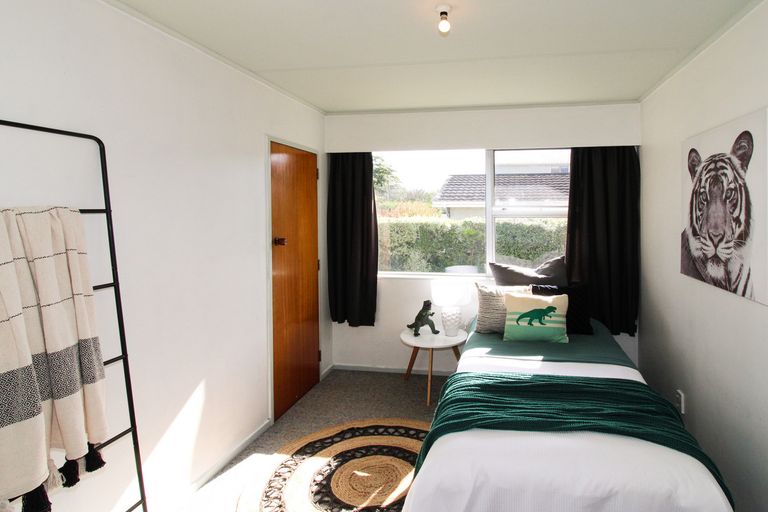 Photo of property in 78 Victoria Street, Carterton, 5713