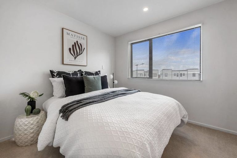 Photo of property in 6 Heketara Place, Papakura, 2110