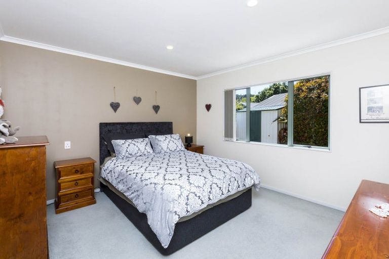 Photo of property in 8 Carlow Grove, Birchville, Upper Hutt, 5018