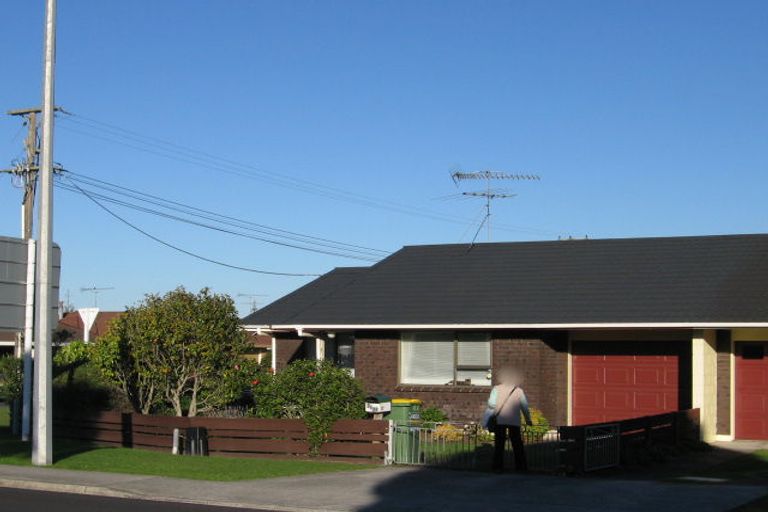 Photo of property in 2/18 West Hoe Road, Orewa, 0931