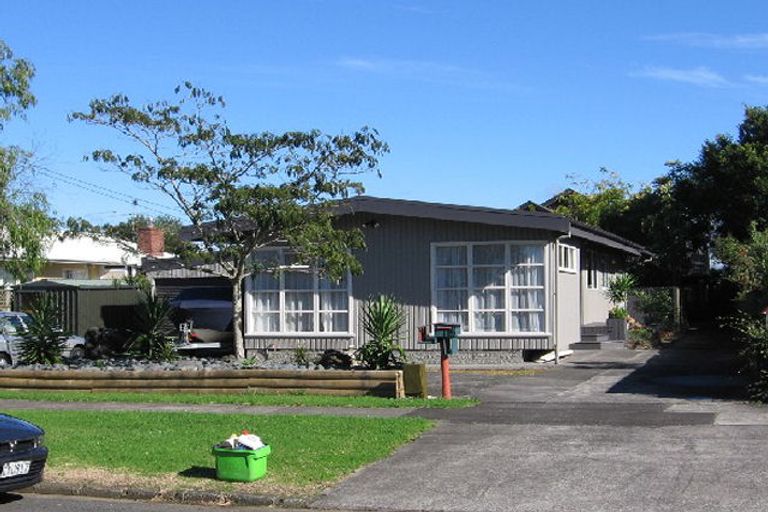 Photo of property in 2/25 Millen Avenue, Pakuranga, Auckland, 2010