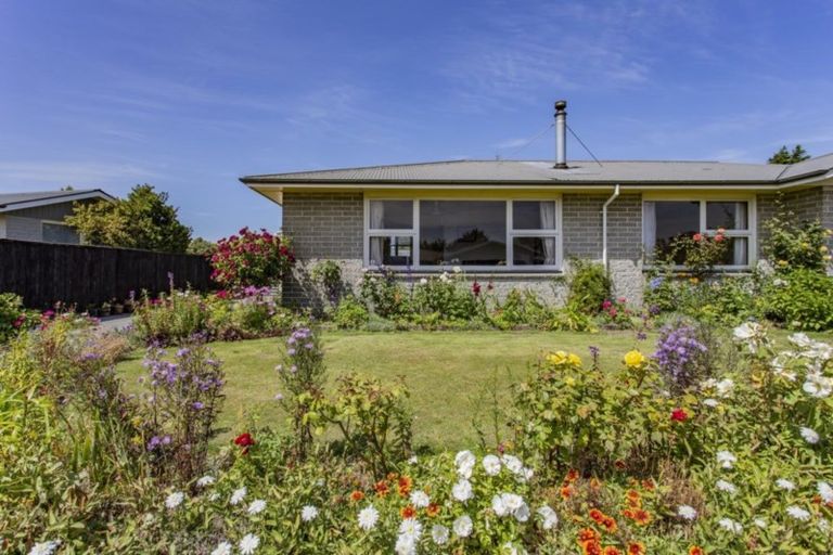 Photo of property in 4 Weston Place, Rangiora, 7400